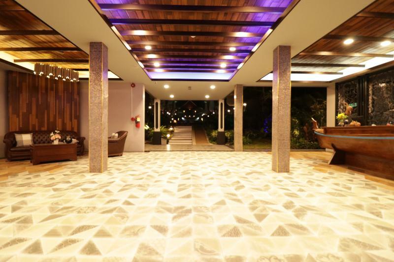 The Scene Cliff View Villas By Swiss-Belhotel Krabi town Exteriör bild