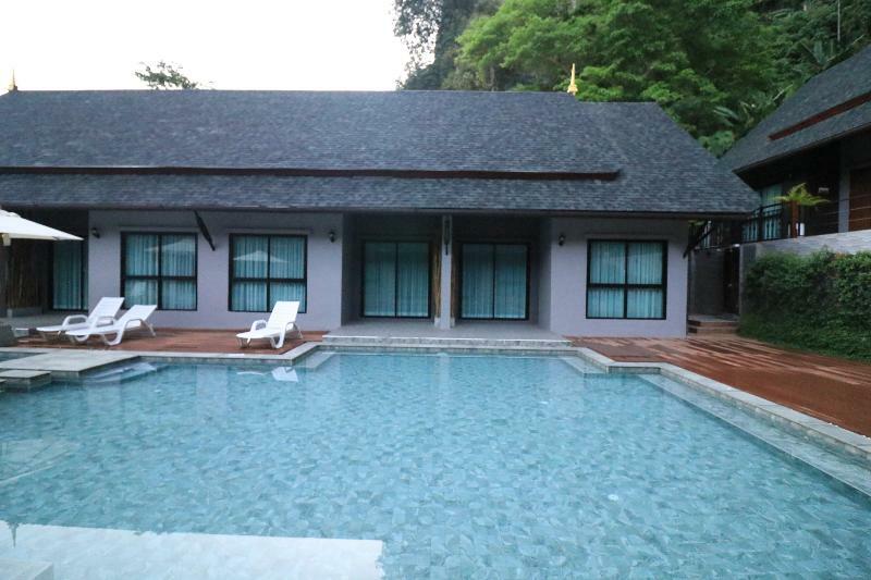 The Scene Cliff View Villas By Swiss-Belhotel Krabi town Exteriör bild